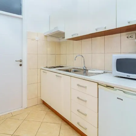 Lumbarda Resort Apartments 아파트