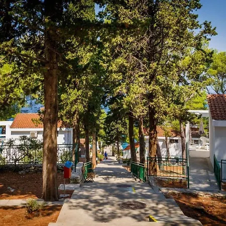 Lumbarda Resort Apartments