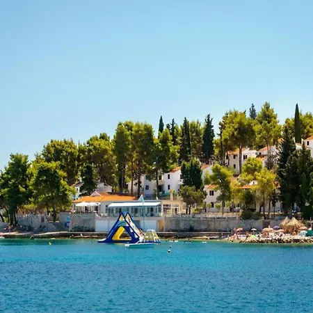 아파트 Lumbarda Resort Apartments