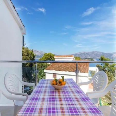 Lumbarda Resort Apartments 아파트