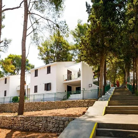 Lumbarda Resort Apartments 룸바르다